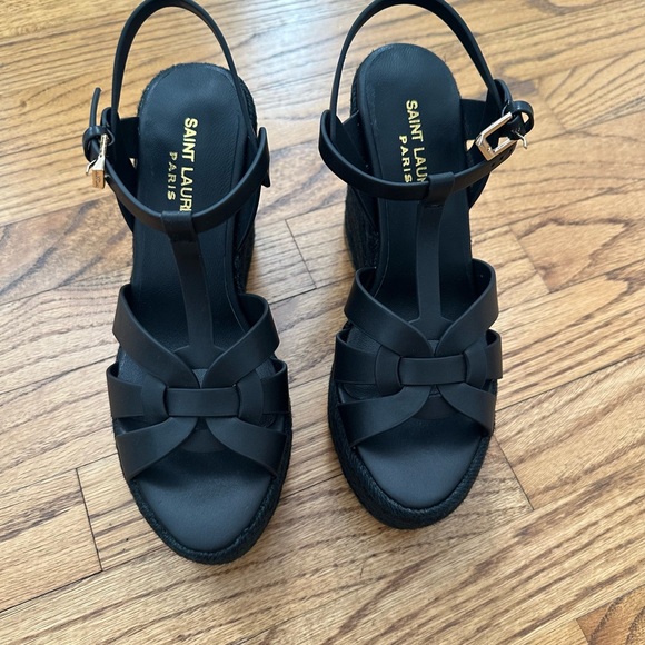 Designer inspired Black Wedge Sandals - Picture 2 of 5